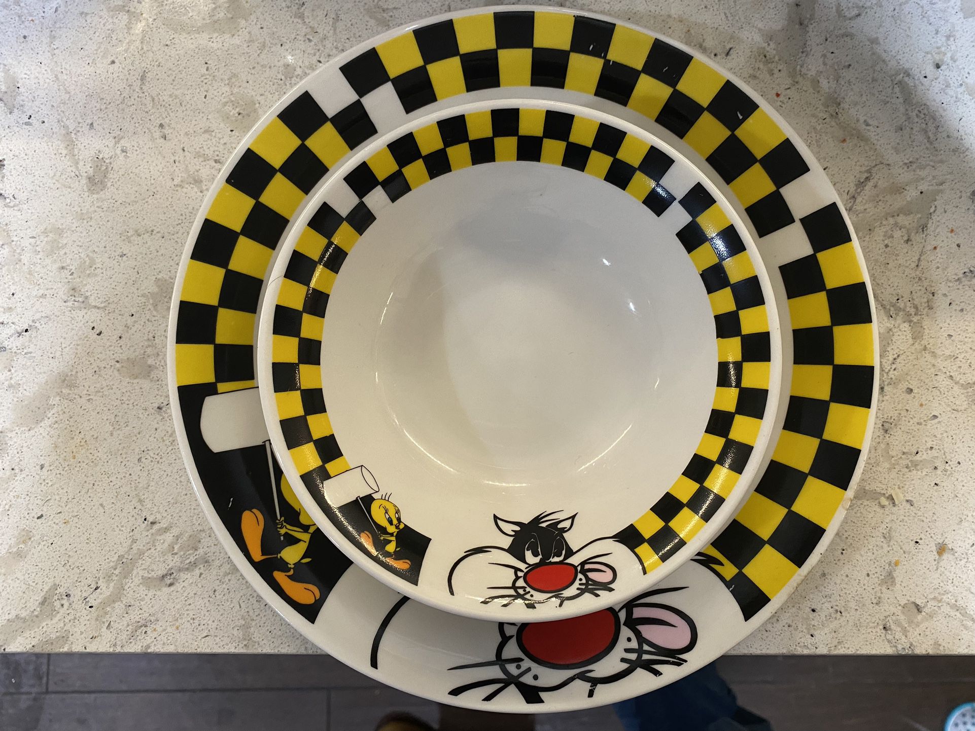 Vintage Looney Toons Tweety Bird & Sylvester Collectors Bowl & Plate 