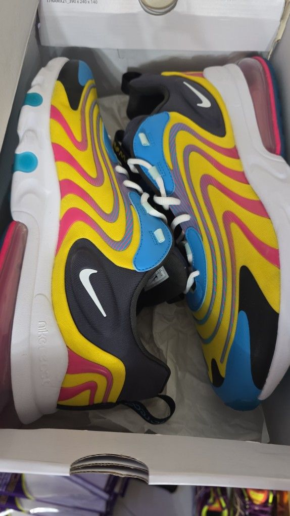 Air Max 270 React