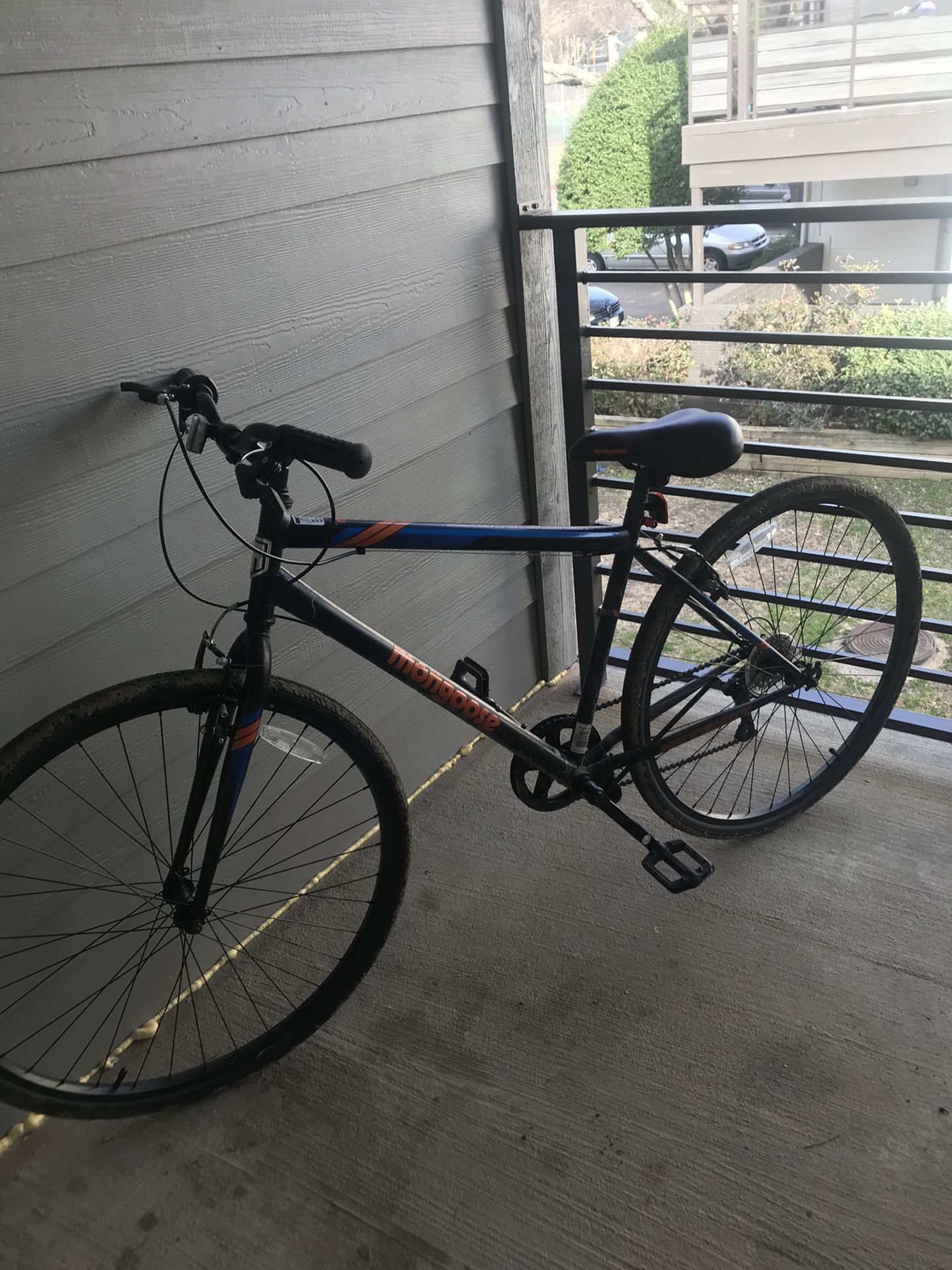 Mongoose Hotshot 200c Bike Barely used