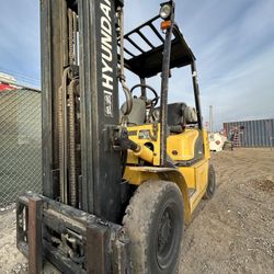 Hyundai Forklift 5,000 Lb 