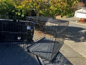 Large Medium Dog Kennel Crate Collapsible in Good Condition 36” L by W 22” H “24