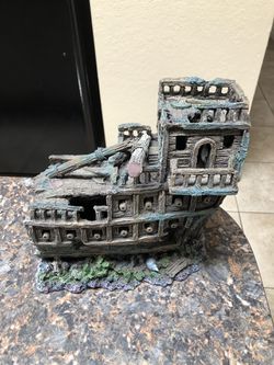 Fish tank ship wreck