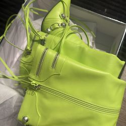 High Heels Boots  With A Twist 