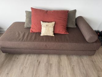 Chaise Lounge / Daybed (Converts to Full-size Bed)