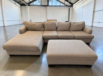 🛋  Ashley Sectional Sofa with Storage Ottoman 🚚 DELIVERY AVAILABLE