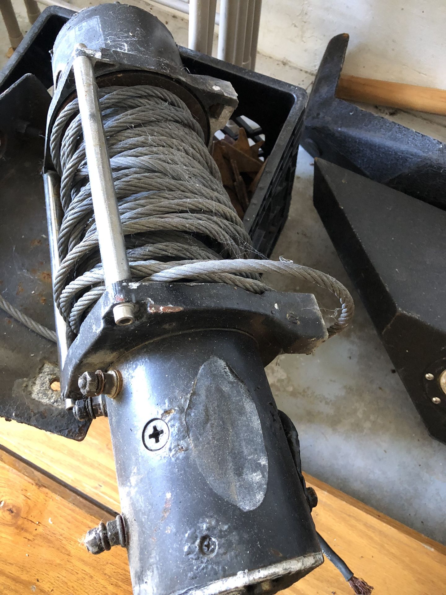 WINCH, HEAVY DUTY !!!