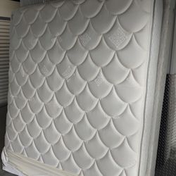 Serta Perfect Sleeper King Mattress And Box Spring