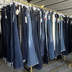 Women’s Clothing BRAND NEW Sizes 00-8