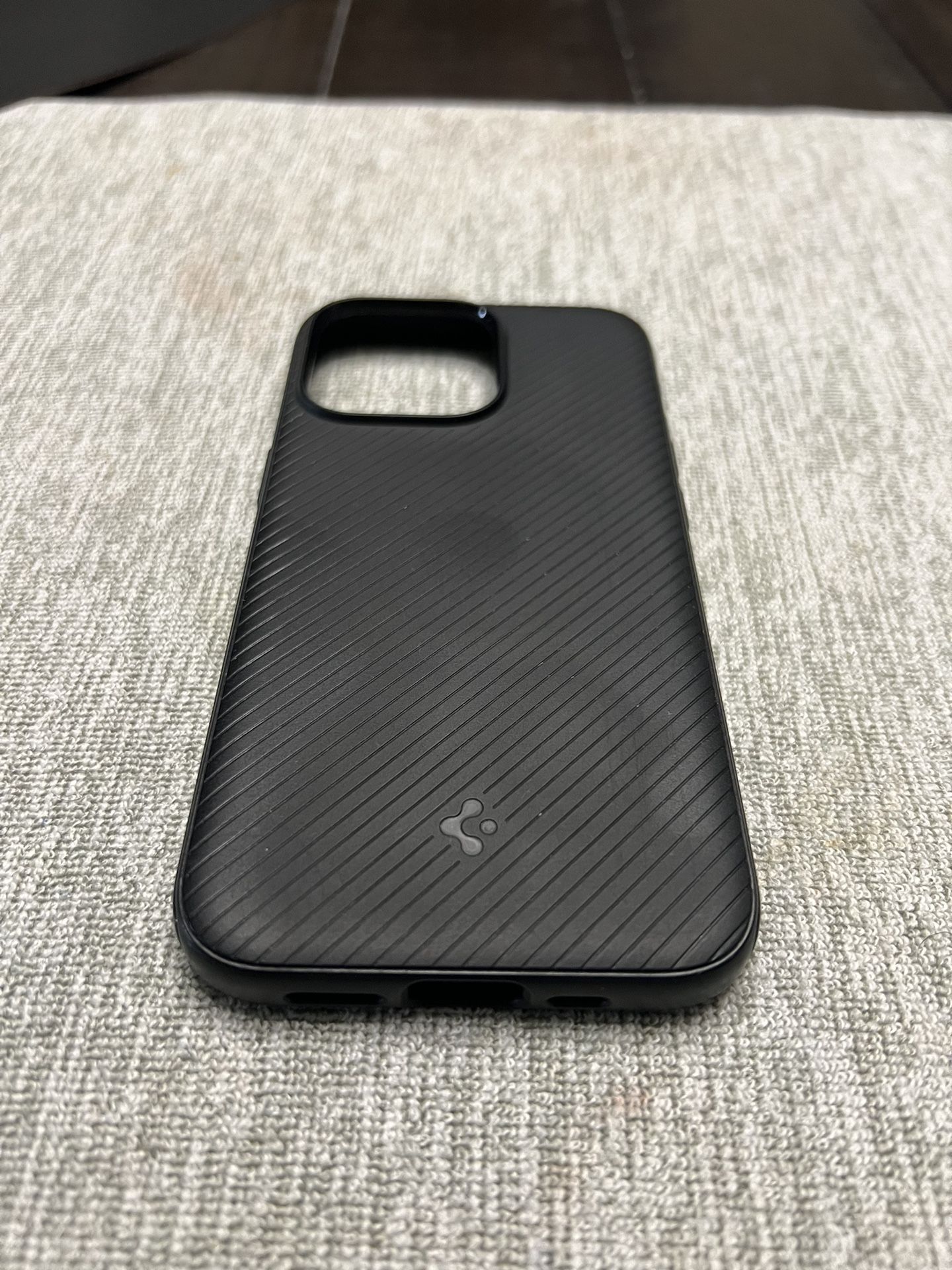 iPhone 13 Pro Spigen Case