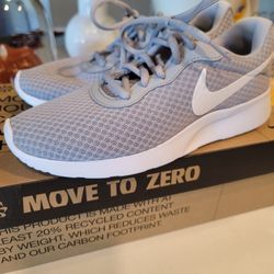 Women's NIKE Shoes Size 8