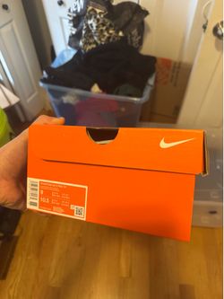 Empty Nike box