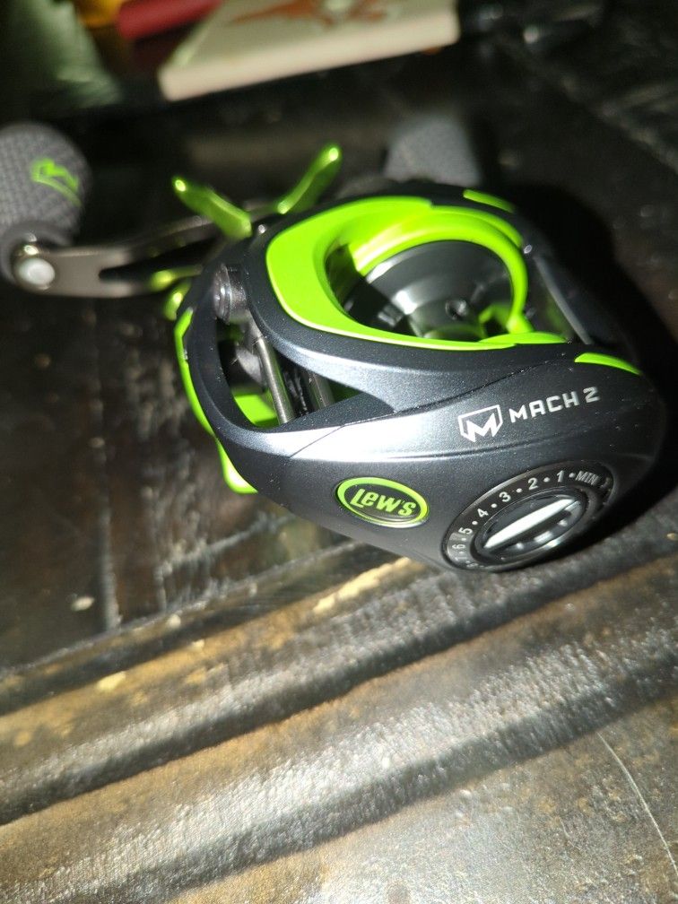 Lewis Mach 2 Fishing Reel