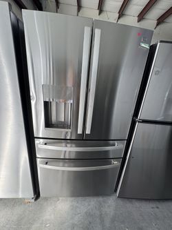 Open Box Refrigerator GE Profile 