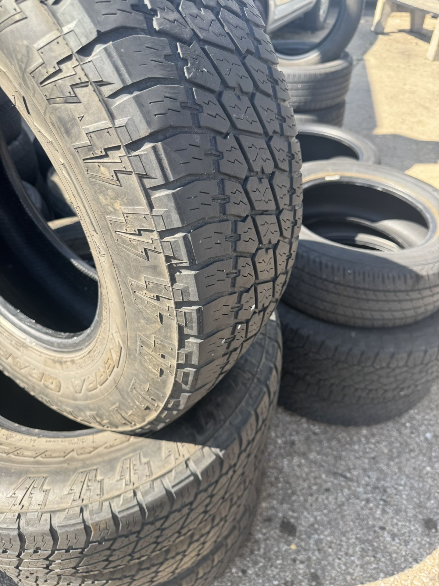 265 70 17 Nitto