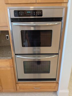 Frigidaire Professional Series Double Wall Oven 