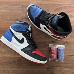Size 8 Men’s/ 9.5 Women’s- Jordan 1 Retro High OG Top 3