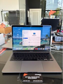 MacBook Air 13” M2 Chip 8GB Ram 256SSD! 90 Day warranty! We offer financing.