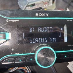 STEREO SONY AUX USB BLUETOOTH CAMBIA DE DIFERENTES COLORES GOOD CONDICIÓN ABLO ESPAÑOL 