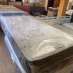 Set Twin Size Mattress And Box Spring 