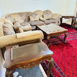 Living Room Sofa And Coffee Table 