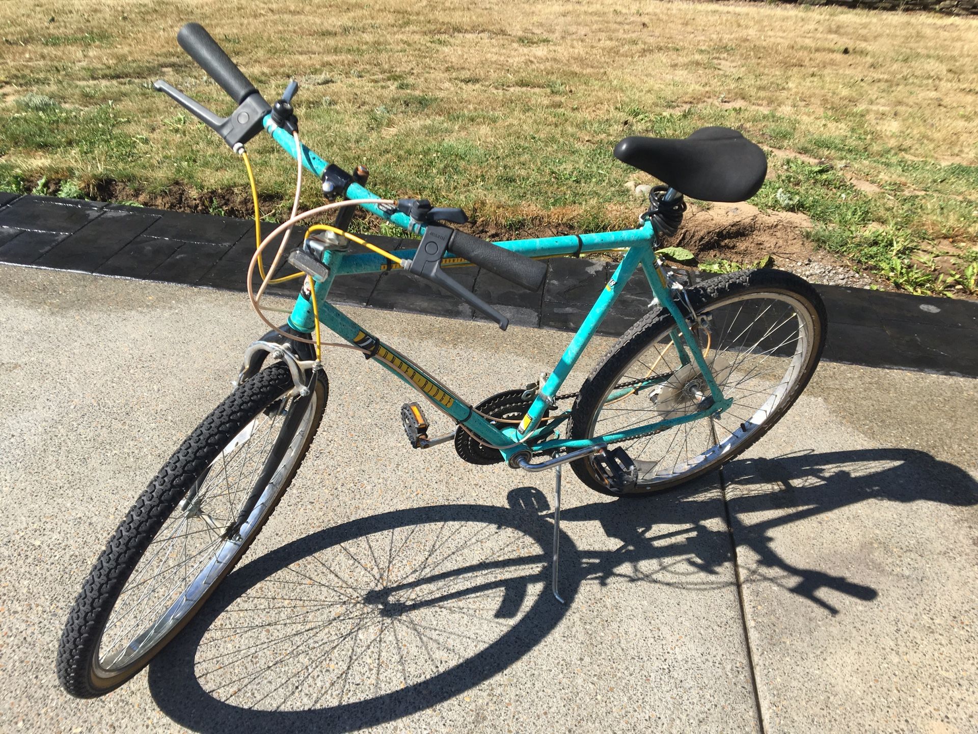 Huffy Thunder Ridge 18 speed mountain bike