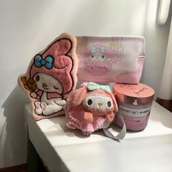 My Melody Spa Gift Set Crème Shop Body Scrub Cosmetic Bag Bath Mitt Sanrio