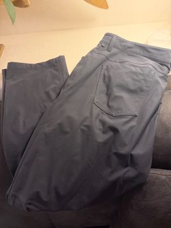 Lululemon Vuori pants bundle
