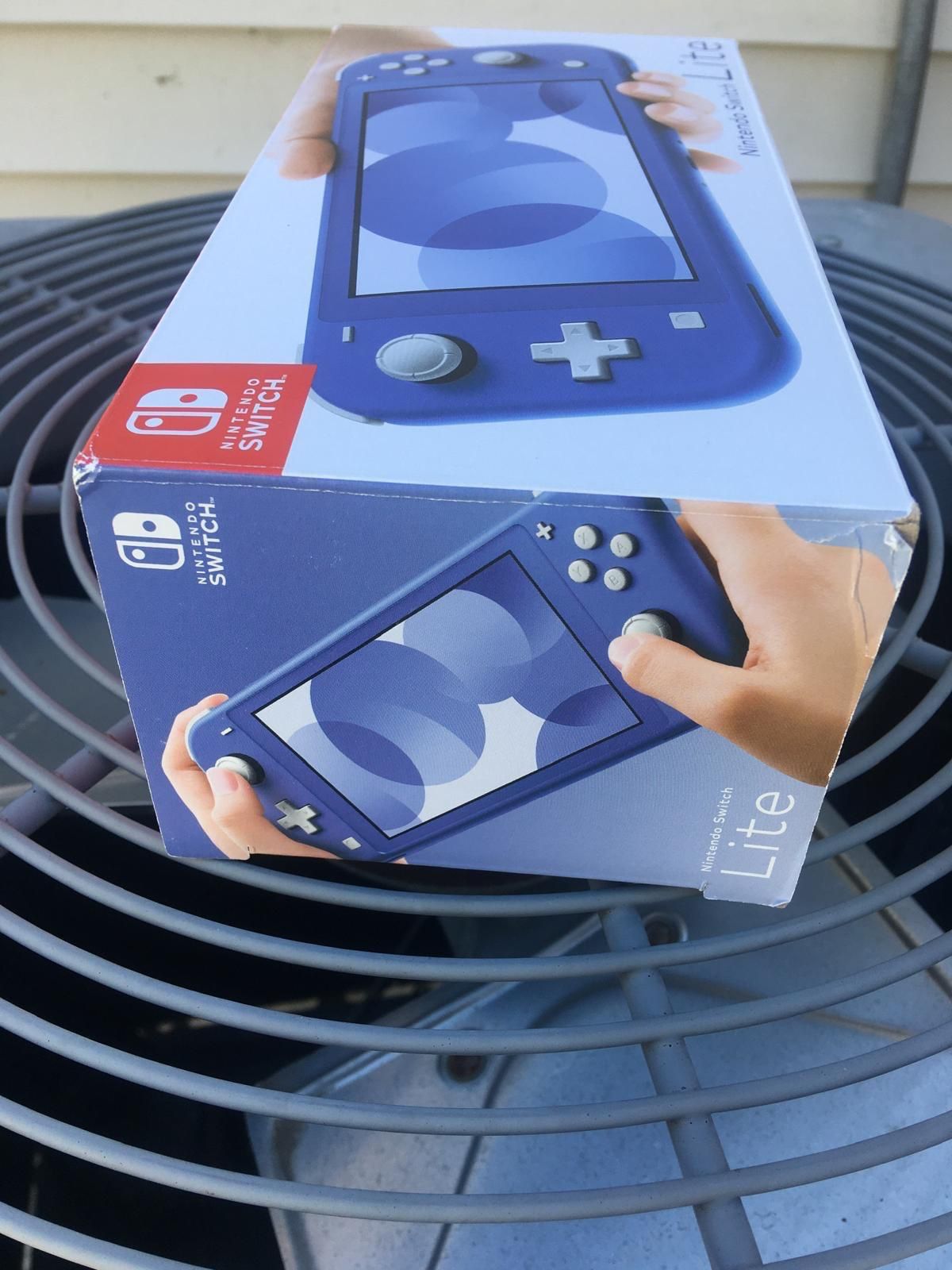 NINTENDO SWITCH LITE 