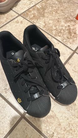 Women’s size 6 adidas