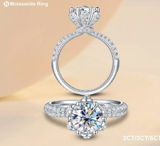 Stunning Moissanite Engagement Ring 