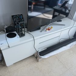 White TV entertainment Station 