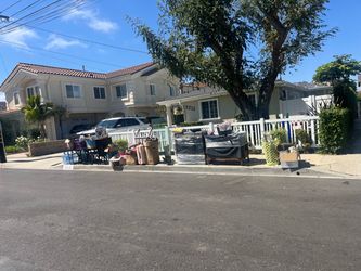 Free stuff on Curb, Redondo Beach