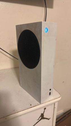 Xbox Series S console