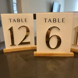 White and gold acrylic table numbers (1-14)