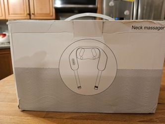 New Neck Shoulder Massager.
Cash only.
Pickup in Santa Clarita CA,91350.