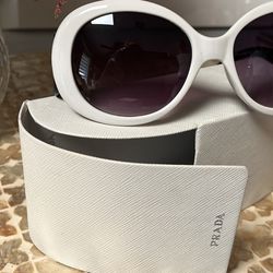 Sunglasses With Case 