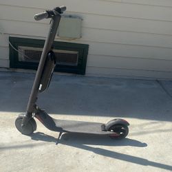 Ninebot E Scooter