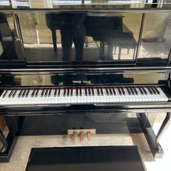 Mint Young Change Upright Piano
