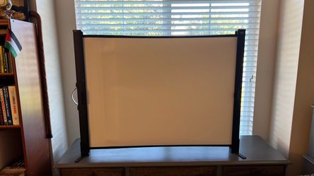 Portable table top projection screen Portable table top projection screen