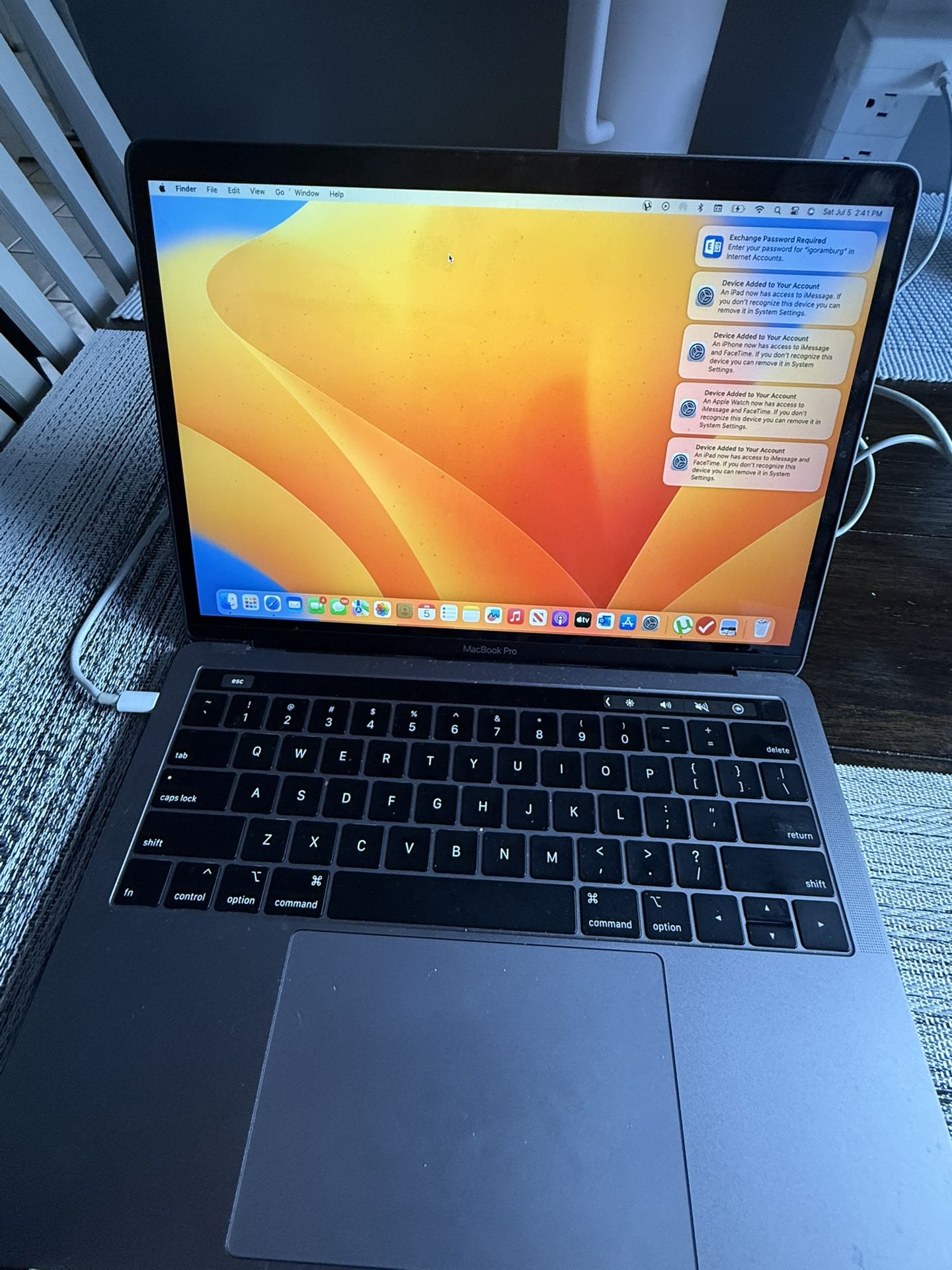 Mac Book Pro - Touch Bar
