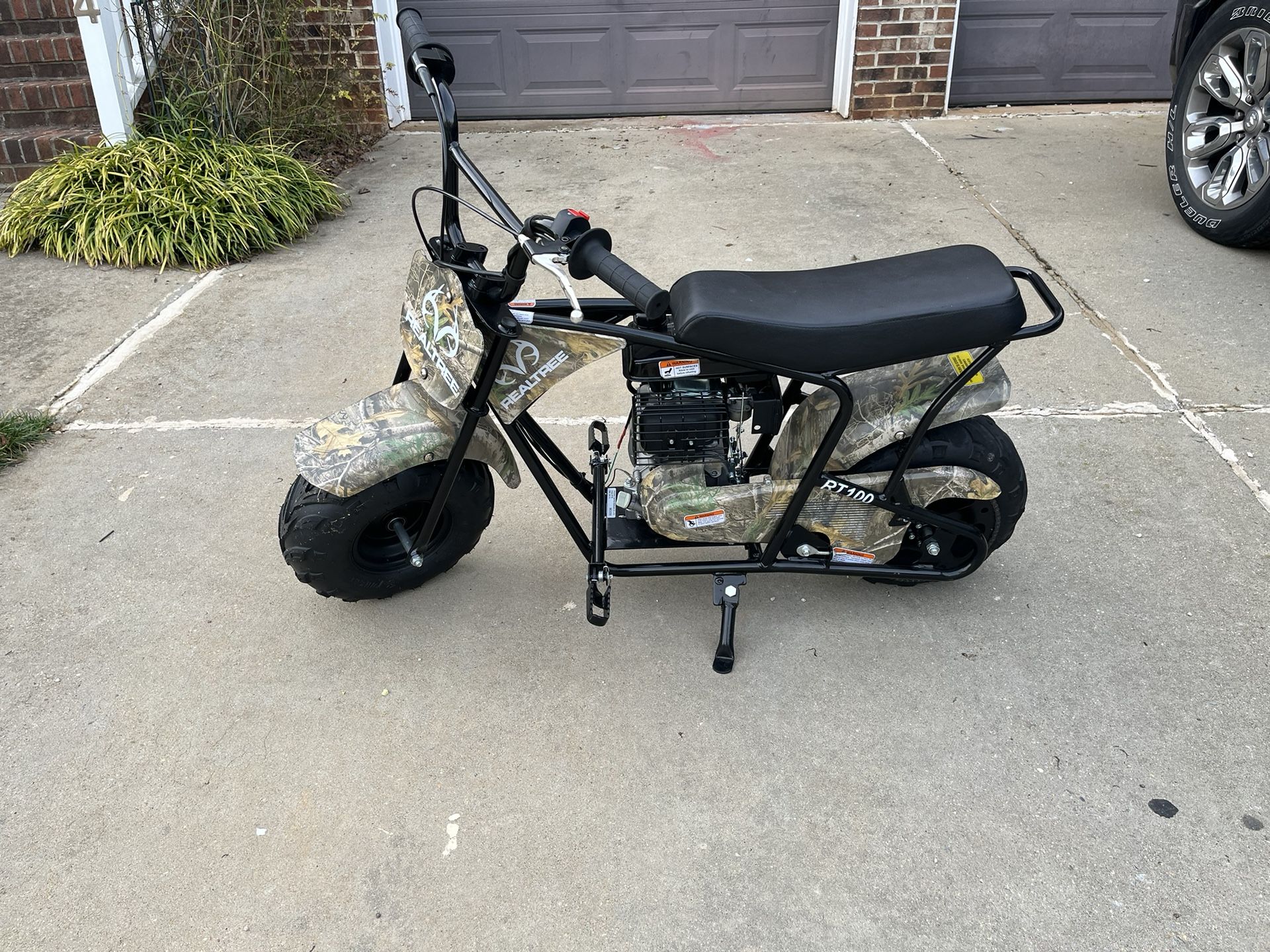 Realtree RT100 Gas Powered 105cc Camo Power Ride-On Mini Bike