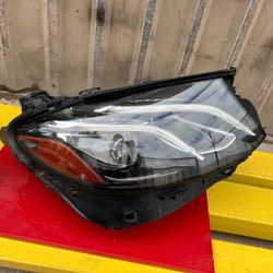 2019 2020 MERCEDES BENZ E300 E350 SEDAN PASSENGER SIDE HEADLIGHT OEM W/O ADTVE