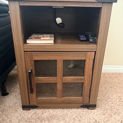 Nightstand with Charging Station – Wood Side Table (Like New)