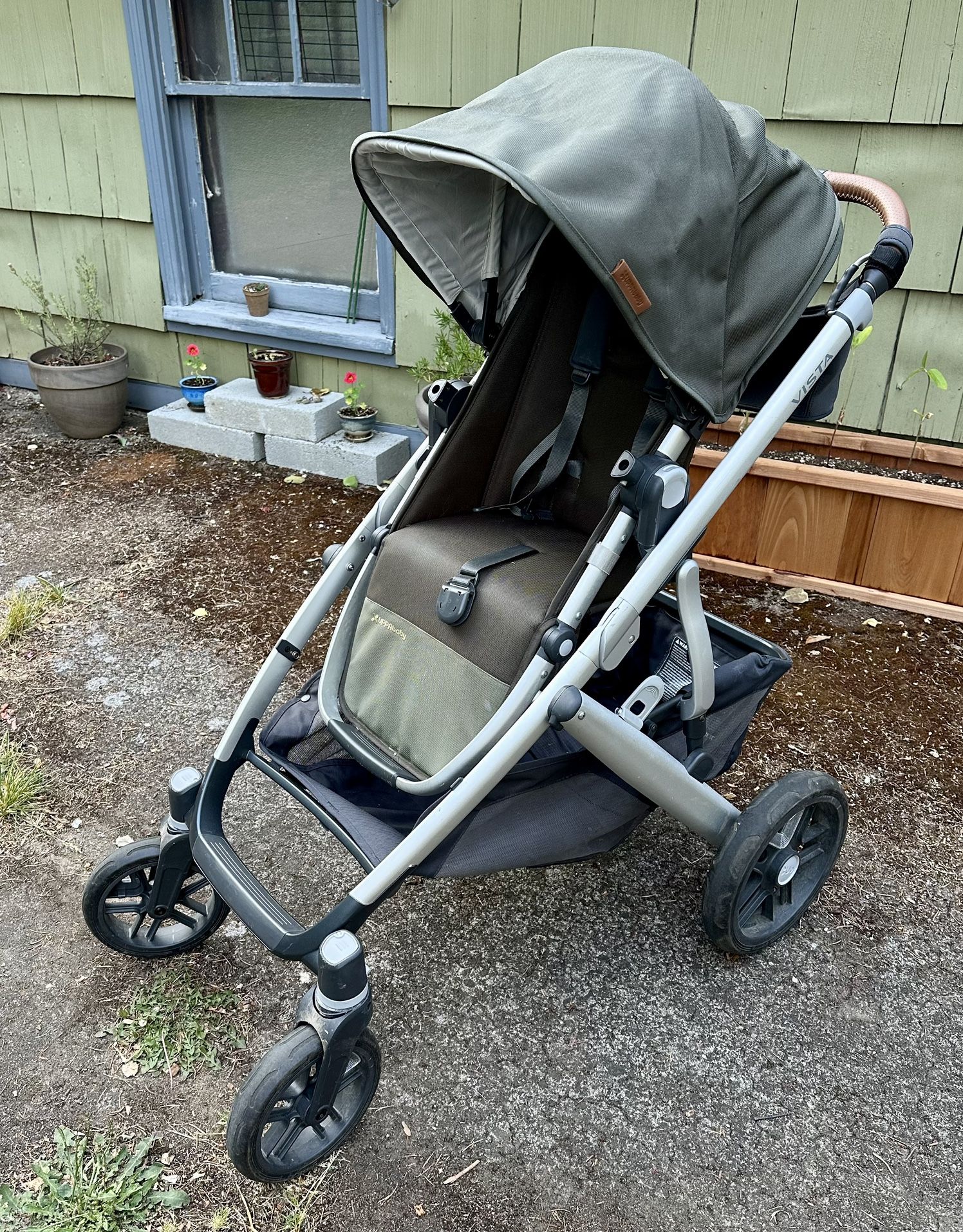 Uppababy Vista V2 Stroller + Accessories