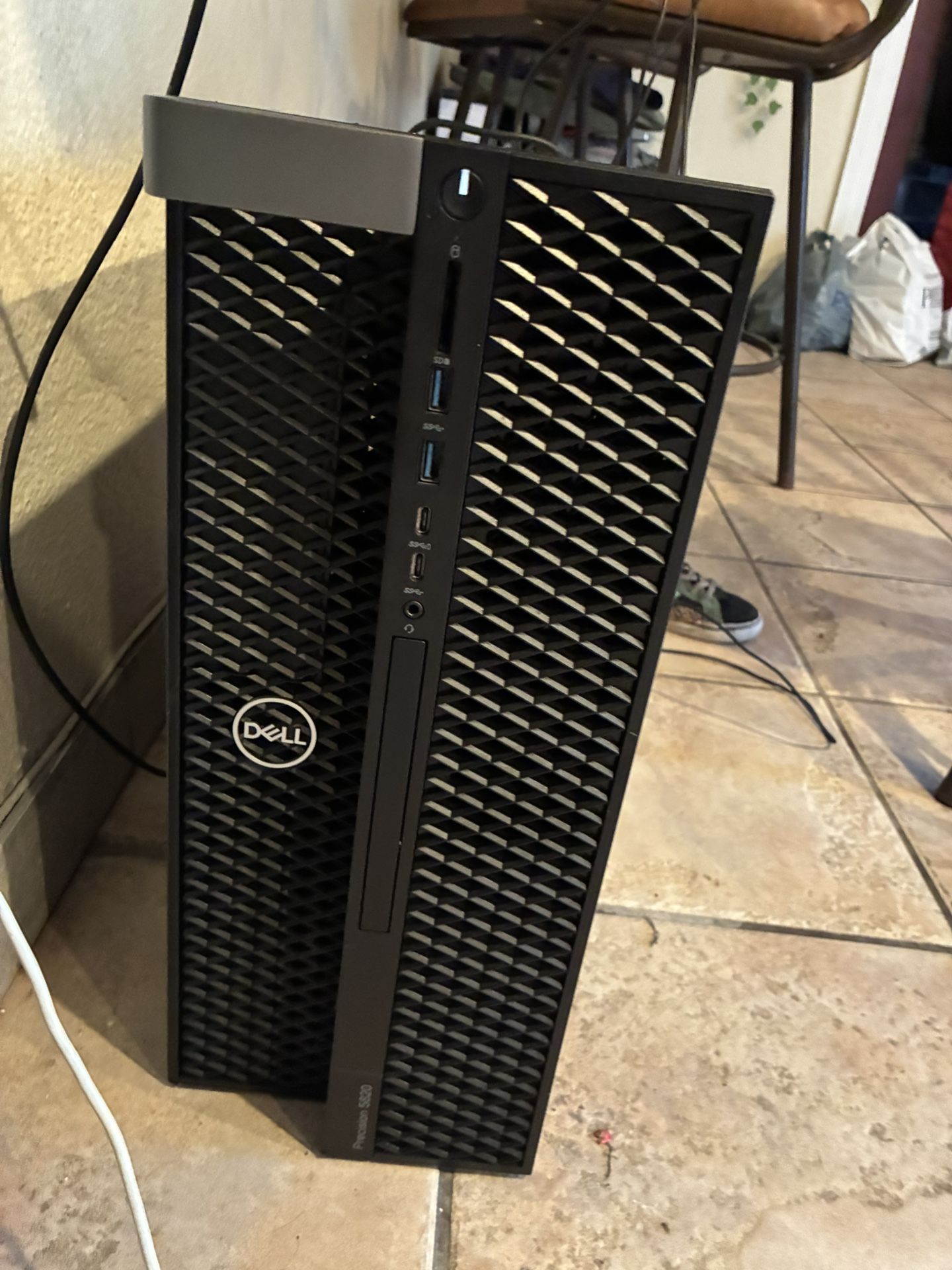 Dell Precision 5820 Intel Xeon W-2123, 3.6GHz 16GB Memory, 500GB HD, NVDIA Quadra P620