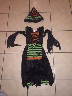 Witch Costume 4/6