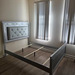 Queen Bed 