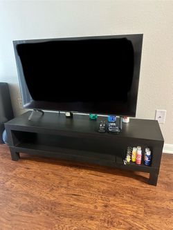 Samsung Flat Screen Smart TV – Excellent Condition