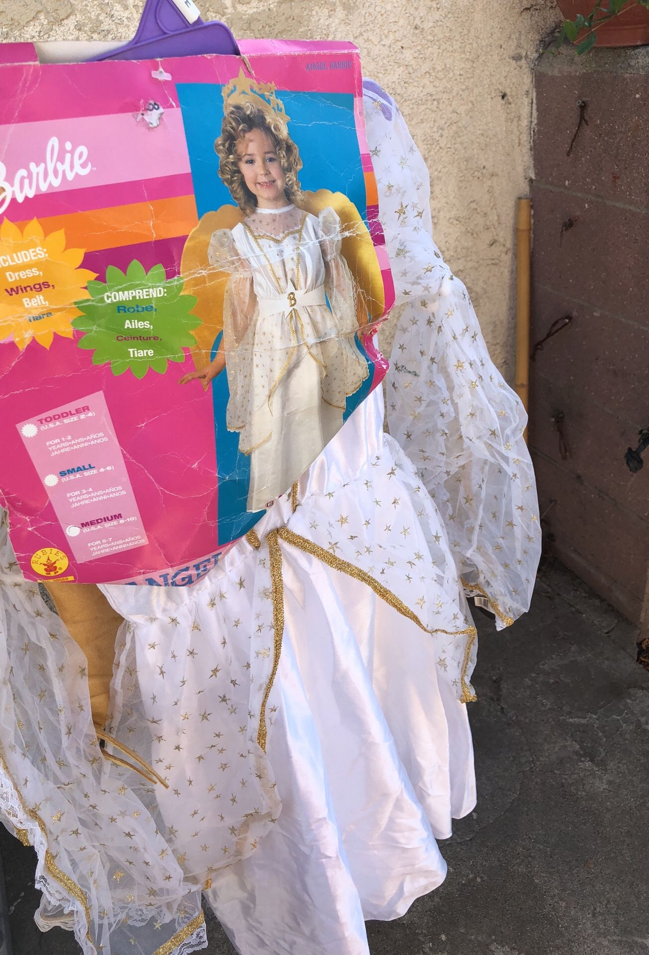 Costume angel Barbie new my daughter never used it size medium