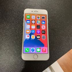 Apple iPhone 7 128GB Fair condition screen scratch//hairline crack